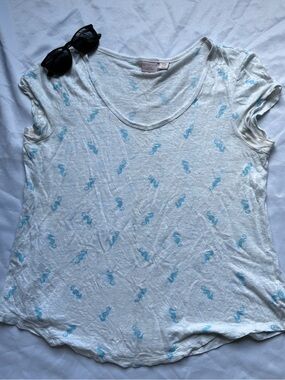 Linen St. Tropez White Scoop Neck Tee with Light Blue Seahorse Print